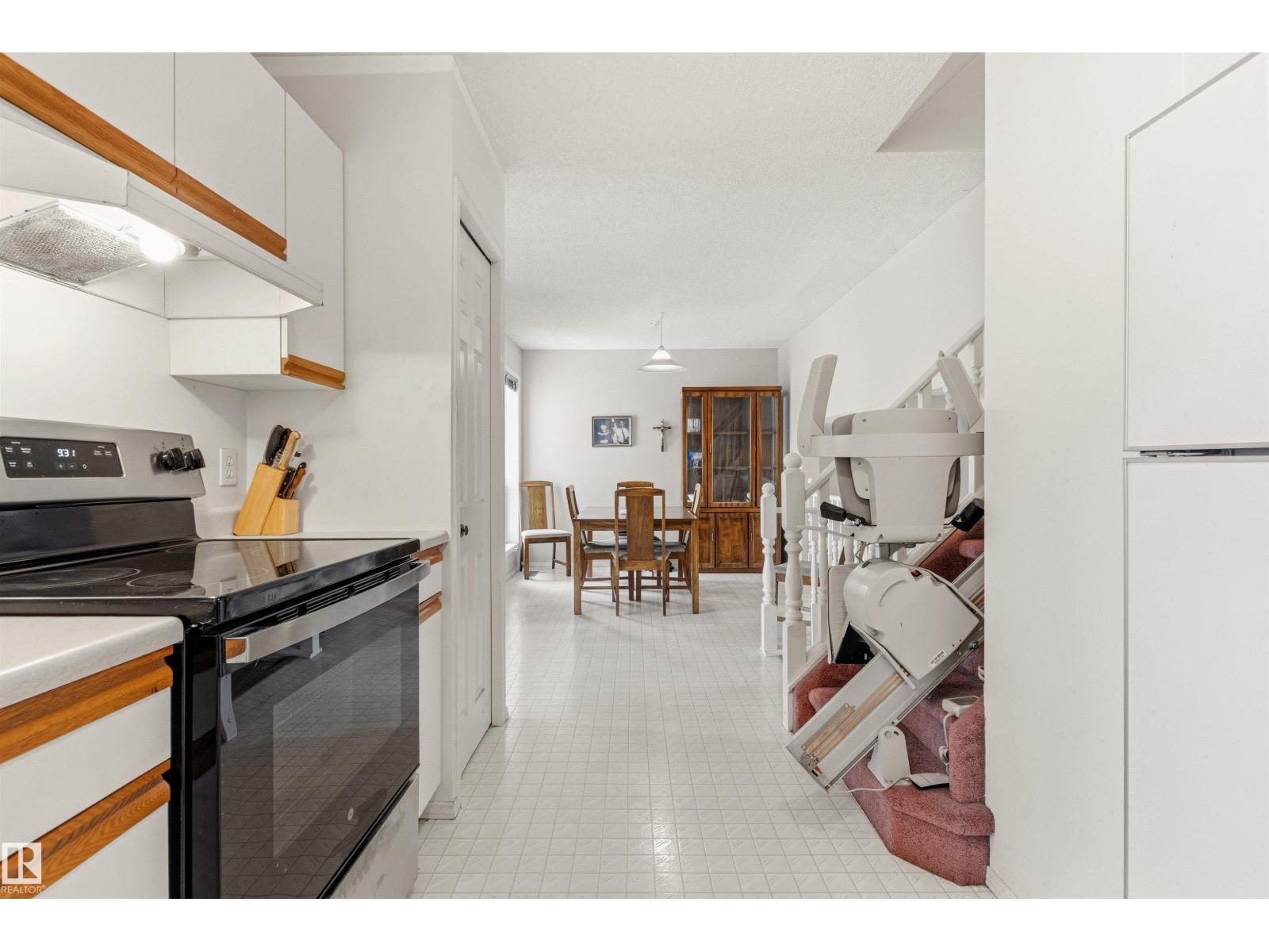 #12 3311 58 ST NW - 17