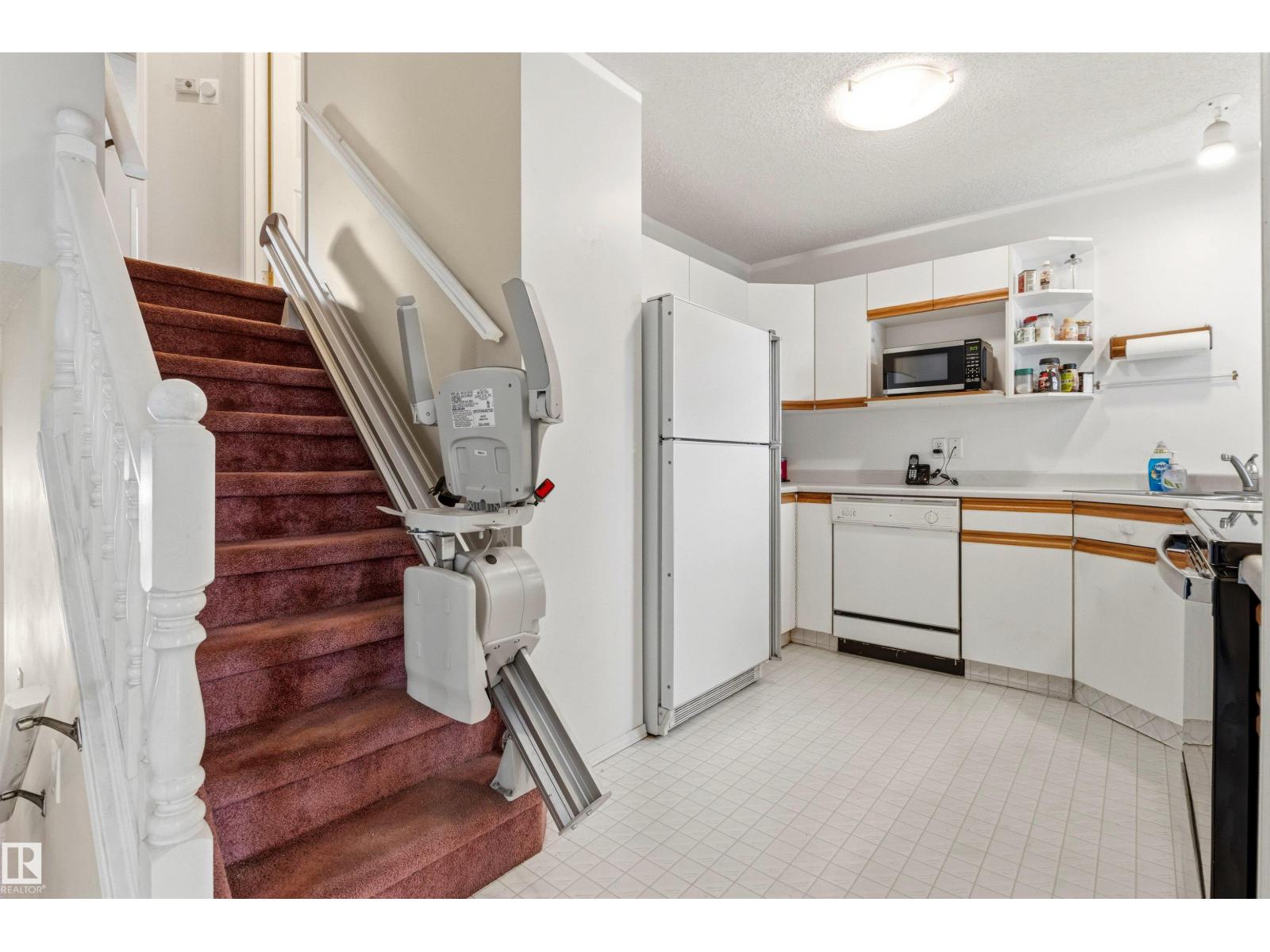 #12 3311 58 ST NW - 18