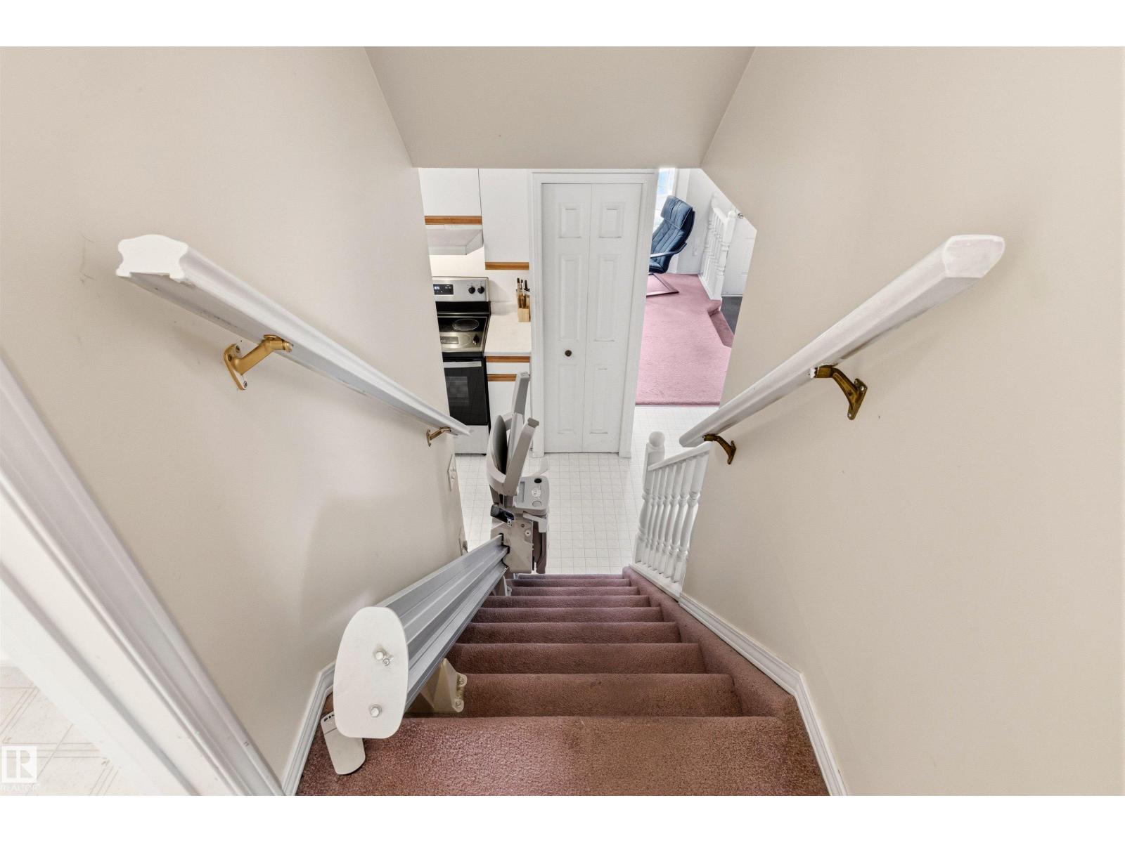#12 3311 58 ST NW - 19