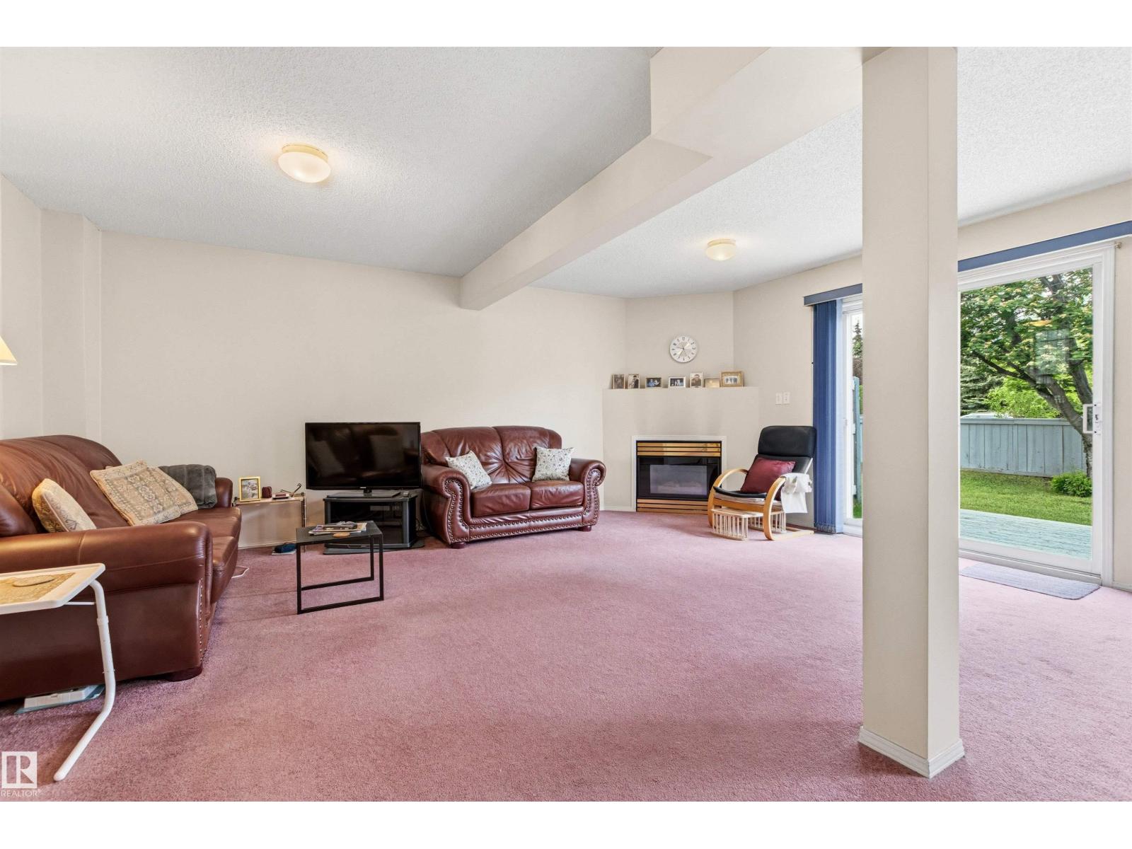 #12 3311 58 ST NW - 37