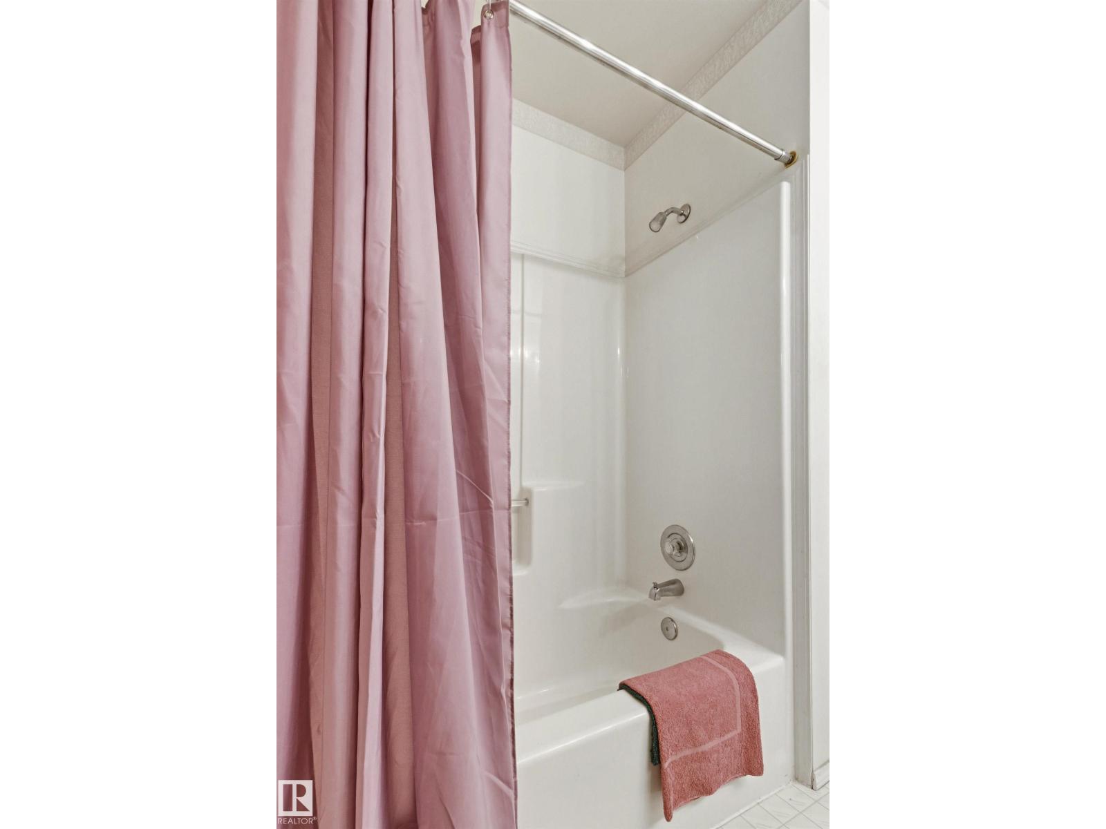 #12 3311 58 ST NW - 44