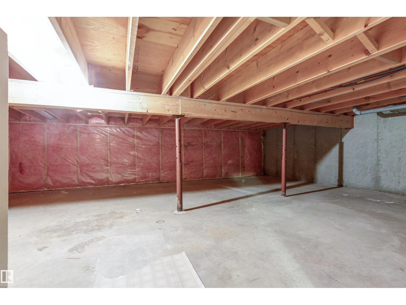 #12 3311 58 ST NW - 52