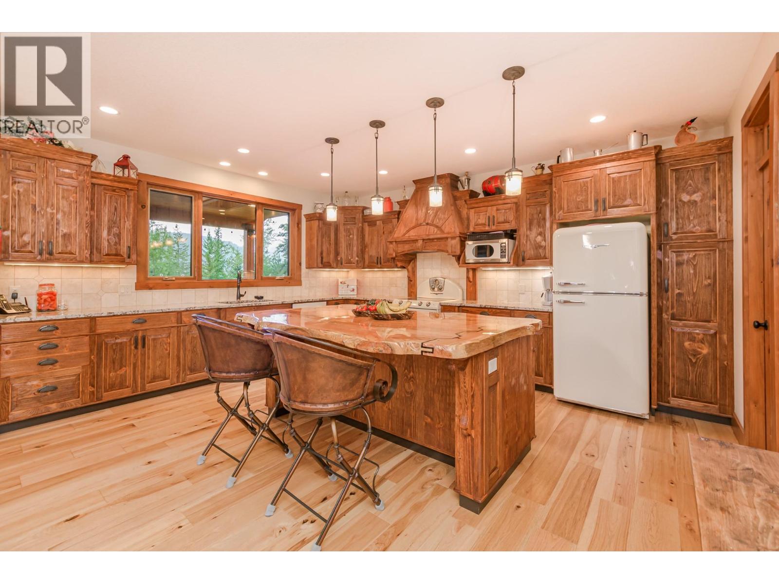82 Walker Road - 13