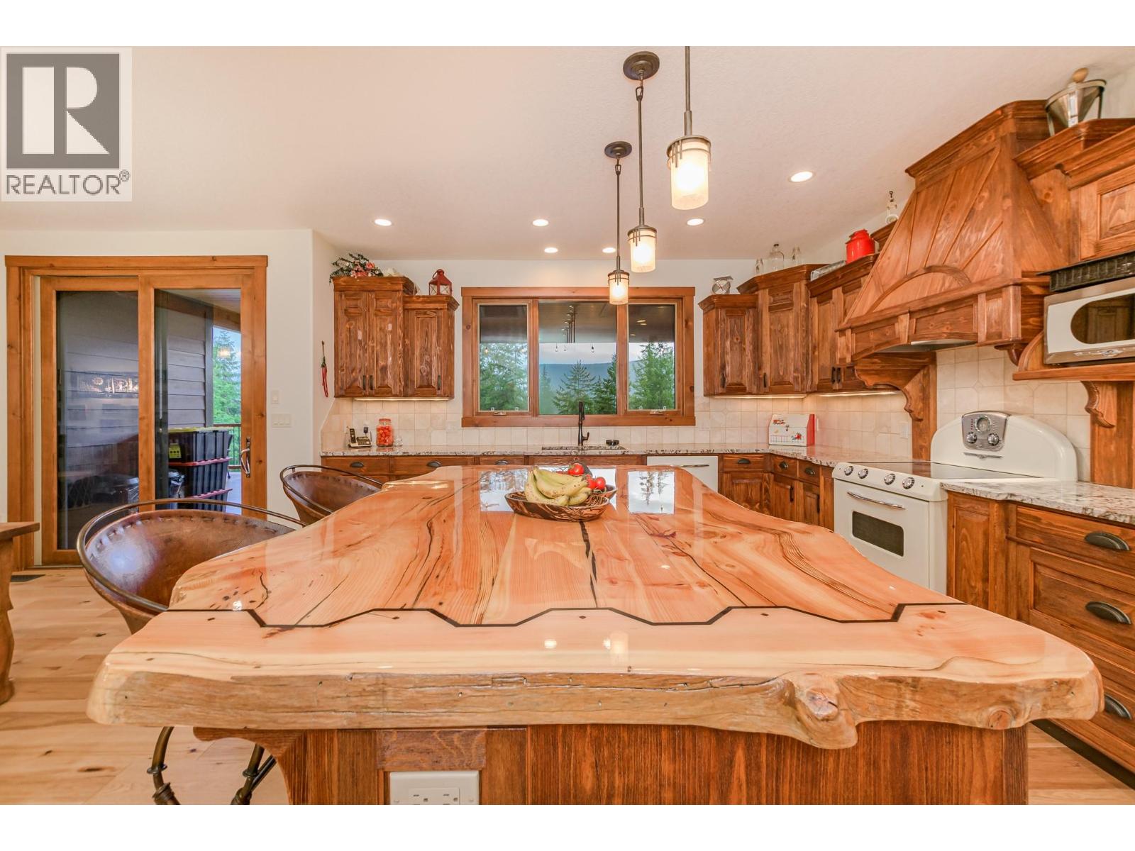 82 Walker Road - 15