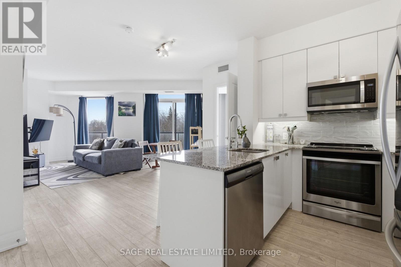 Listing photo of 303 - 3655 KINGSTON ROAD