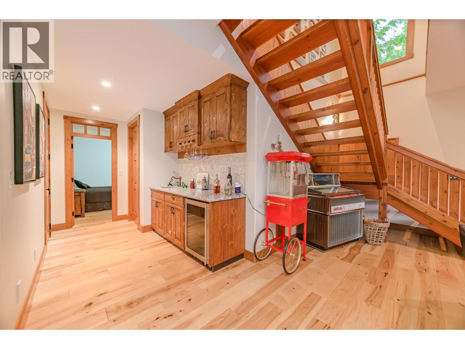 82 Walker Road - 34