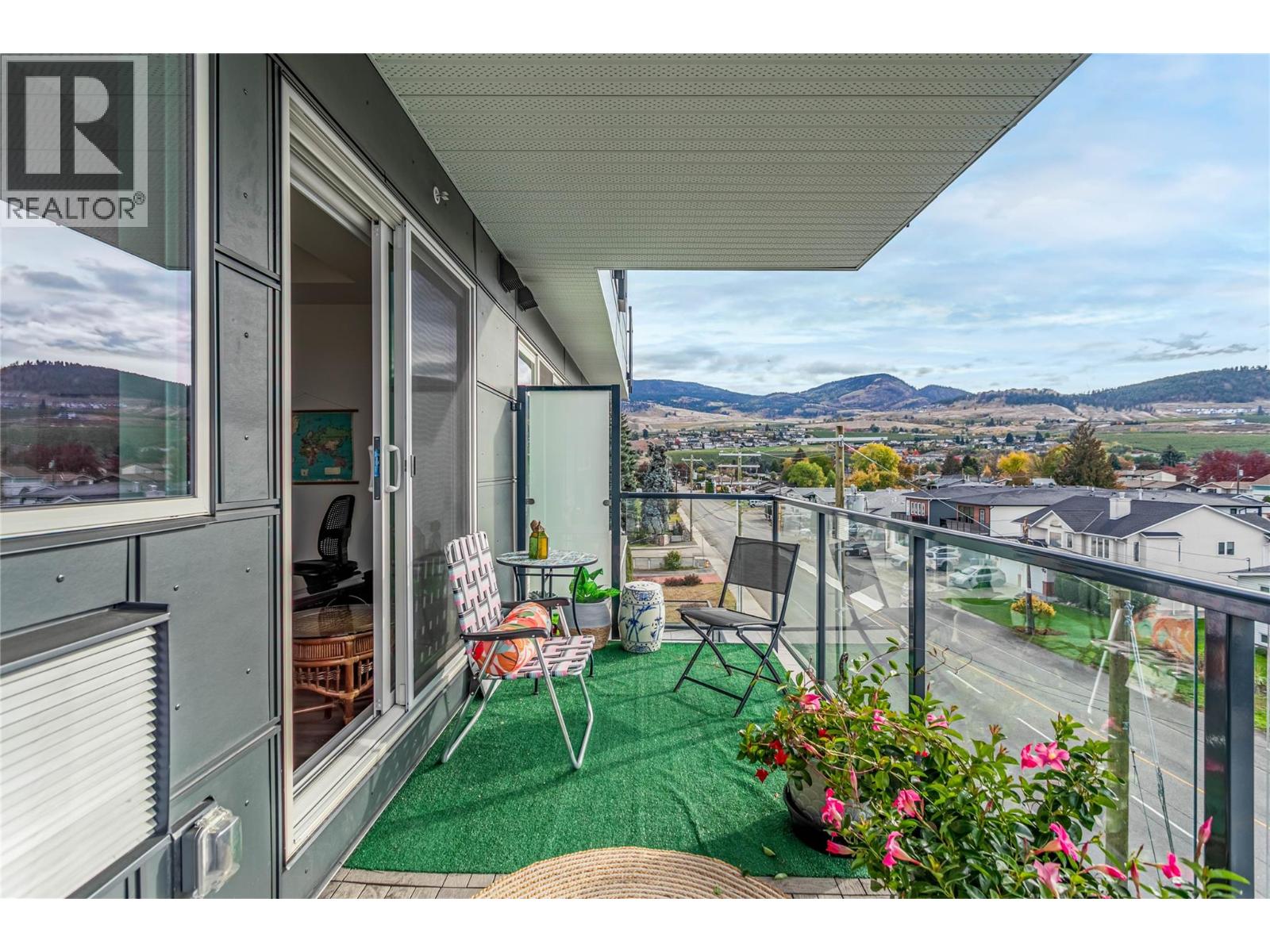 411 615 Rutland Road North, Kelowna