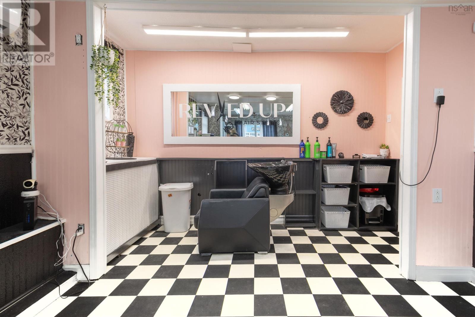 757 Victoria Road - 36