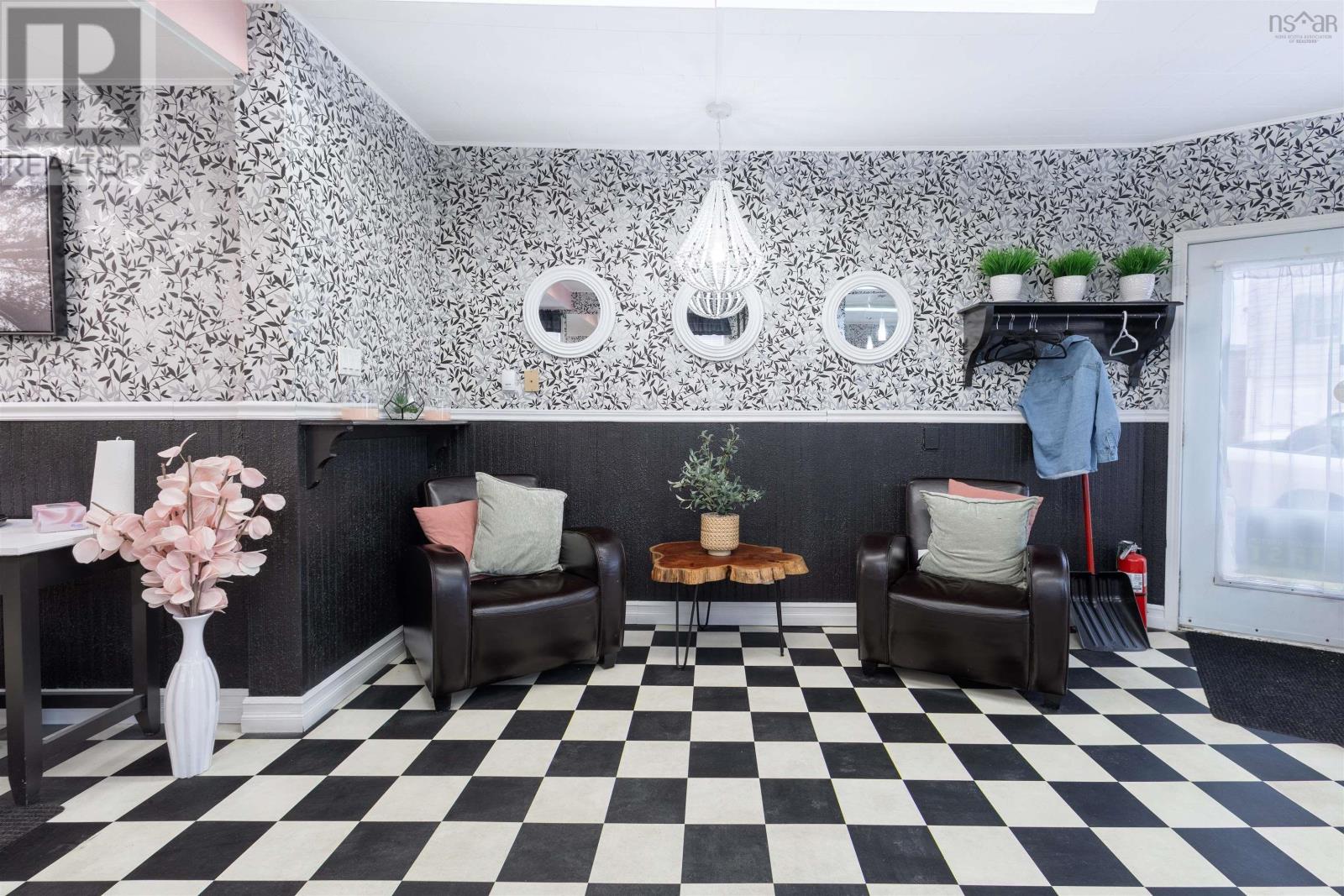 757 Victoria Road - 34