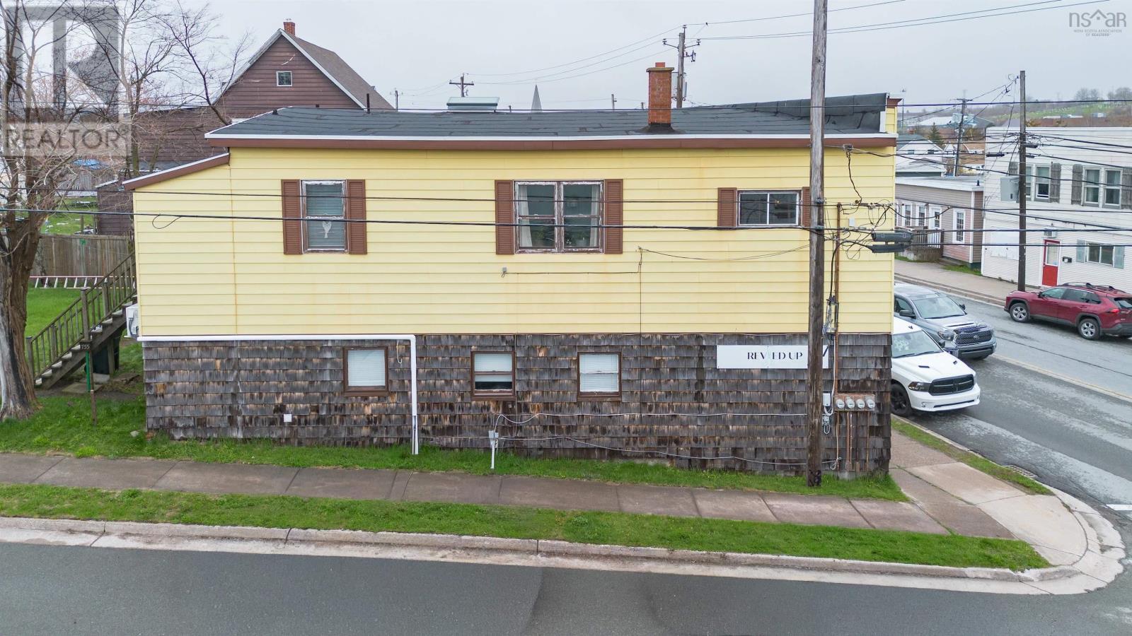 757 Victoria Road - 6