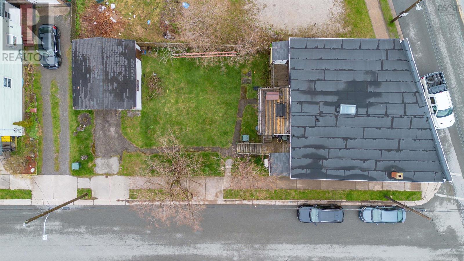 757 Victoria Road - 8