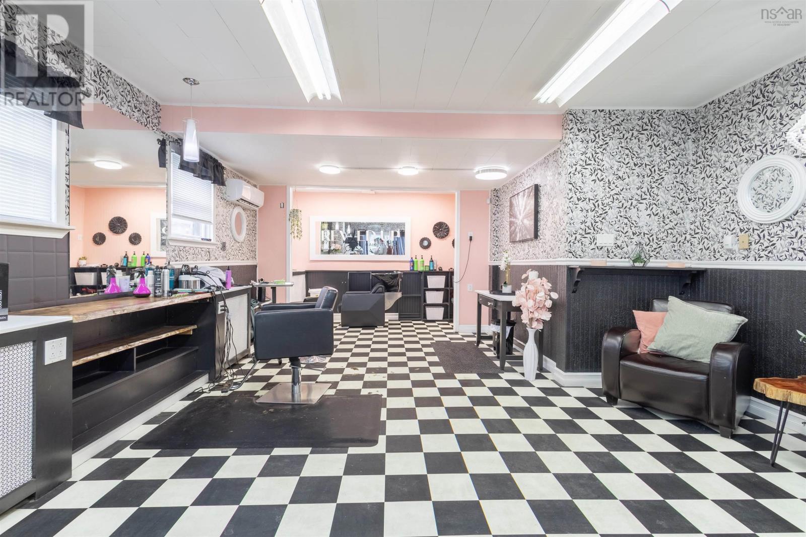 757 Victoria Road - 37
