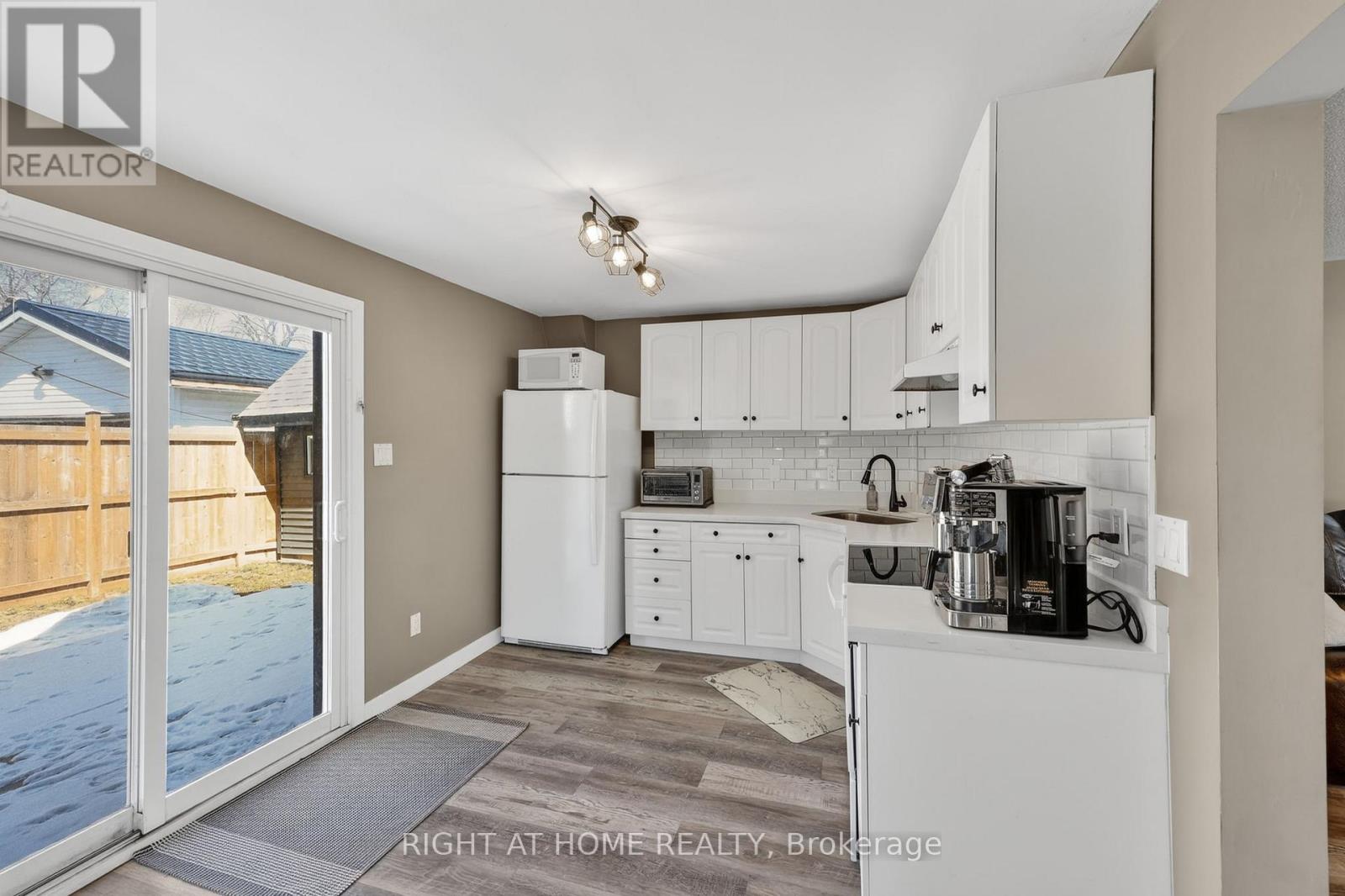 314 BAY STREET - 10