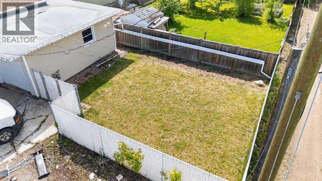 9204 100 Street — photo 30