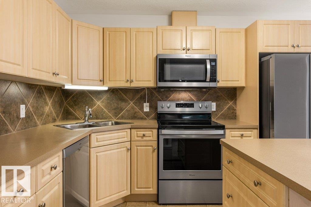 #403 78A MCKENNEY AV — photo 18