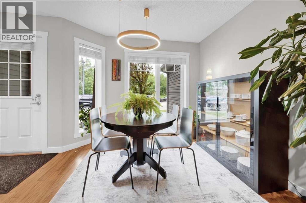 1562 93 Street SW - photo 4