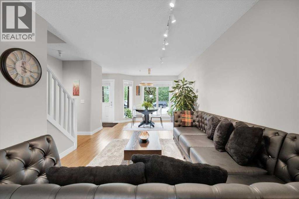 1562 93 Street SW — photo 7