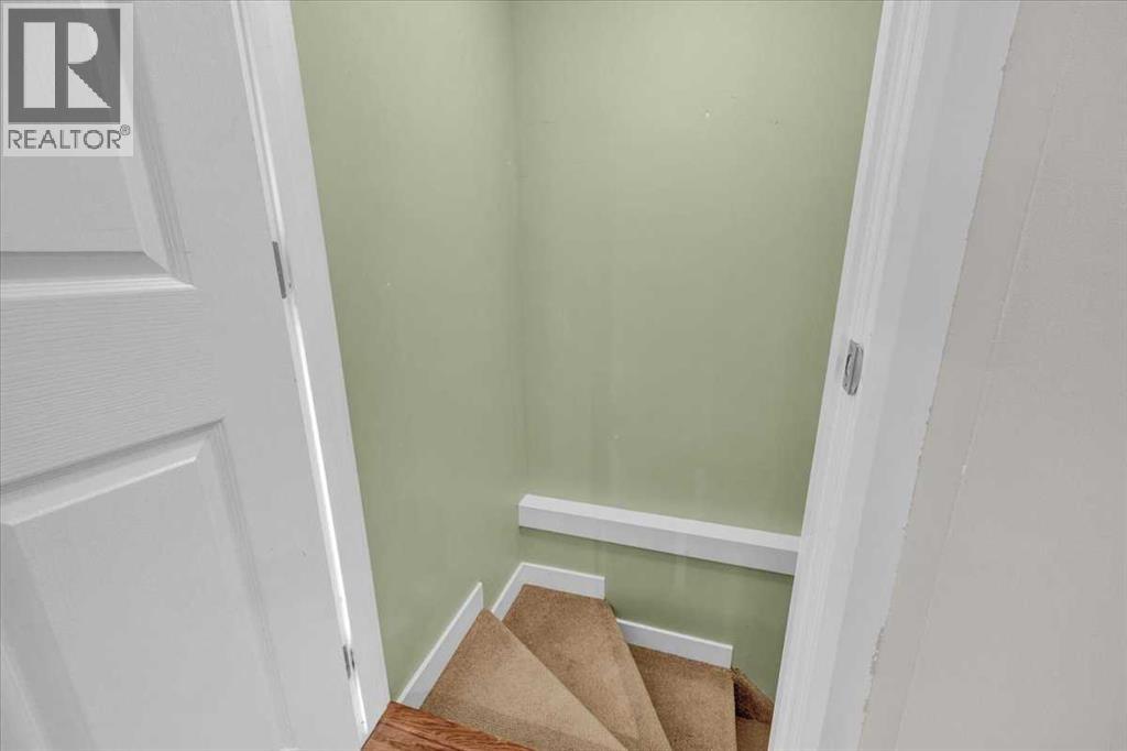 1562 93 Street SW — photo 29