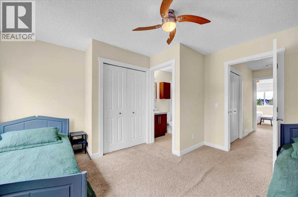 1562 93 Street SW — photo 25