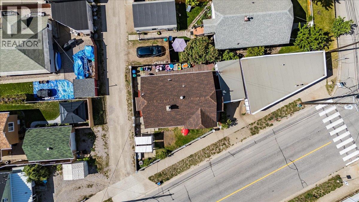 1555 McQuarrie Street, Trail