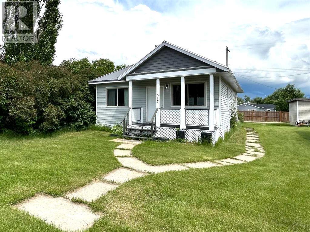 517 Iris Street - 1