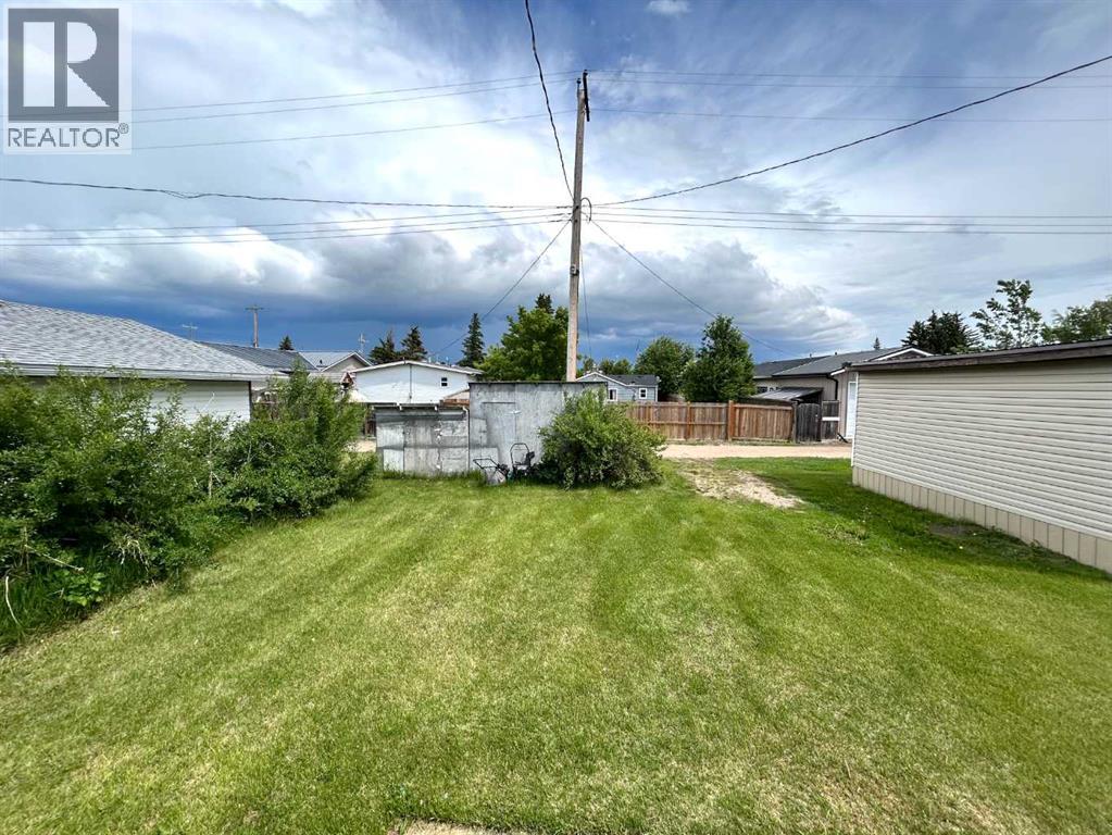 517 Iris Street - 6