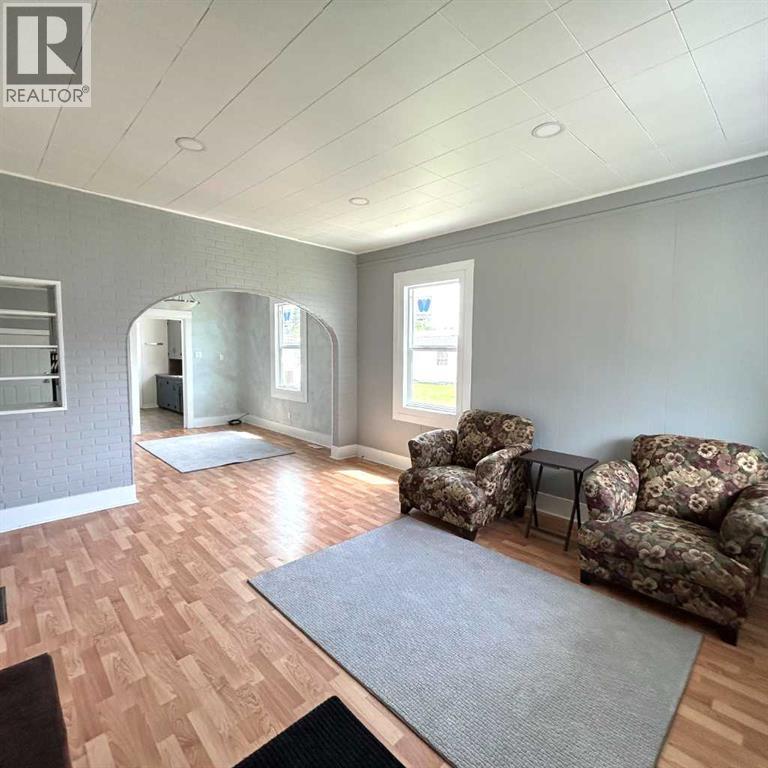 517 Iris Street - 7