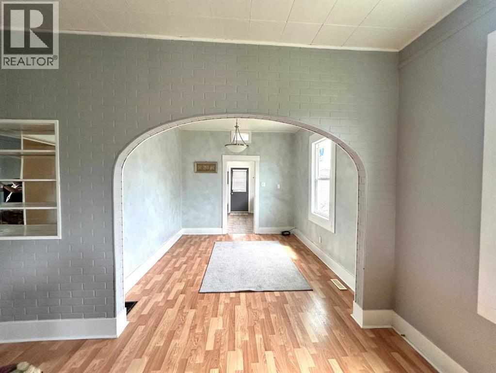 517 Iris Street - 8