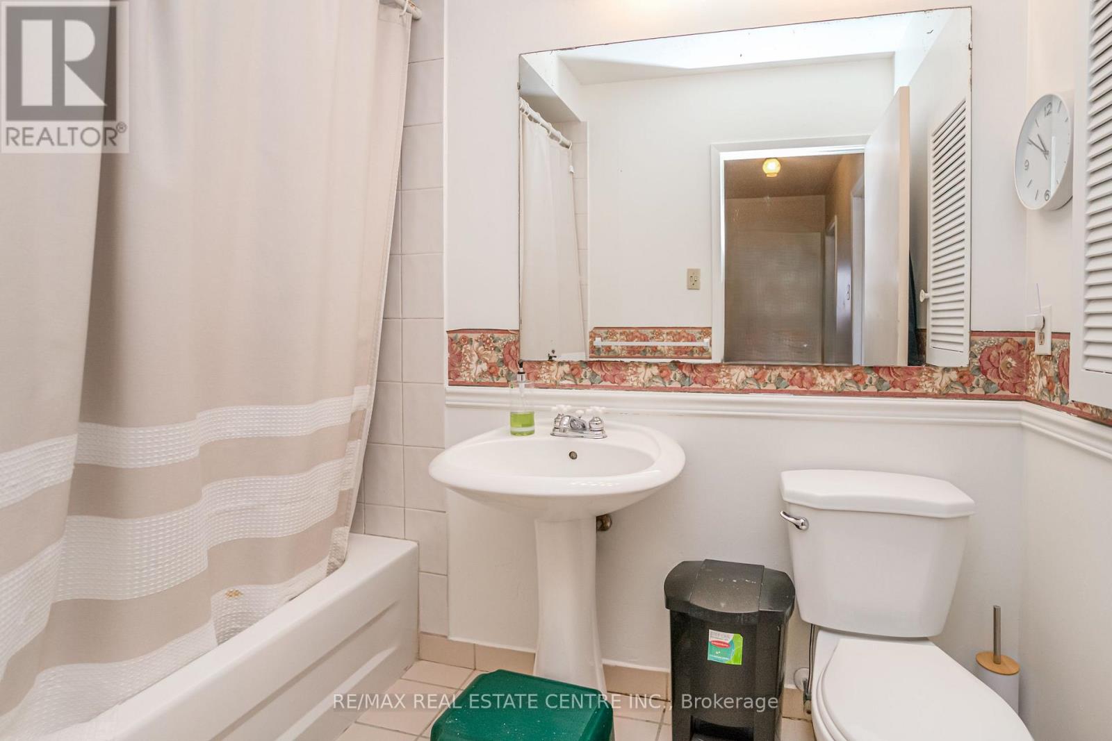 28 CAVENDISH CRESCENT - 24