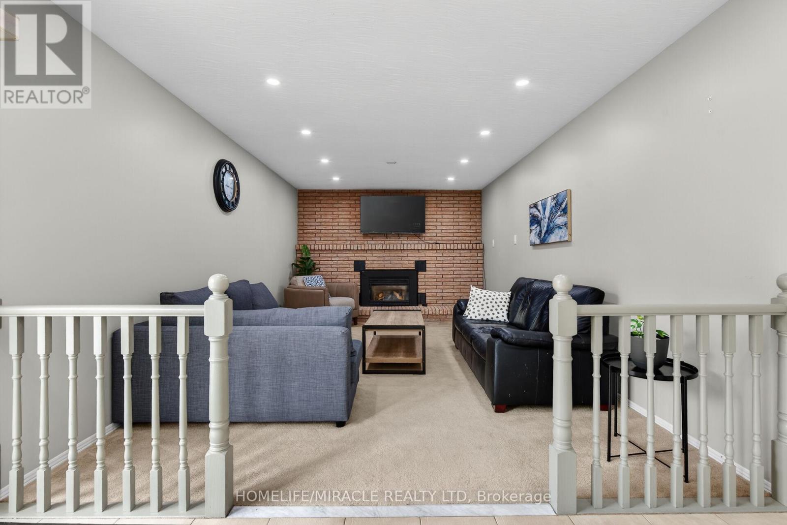 34 CAPRI CRESCENT - 10