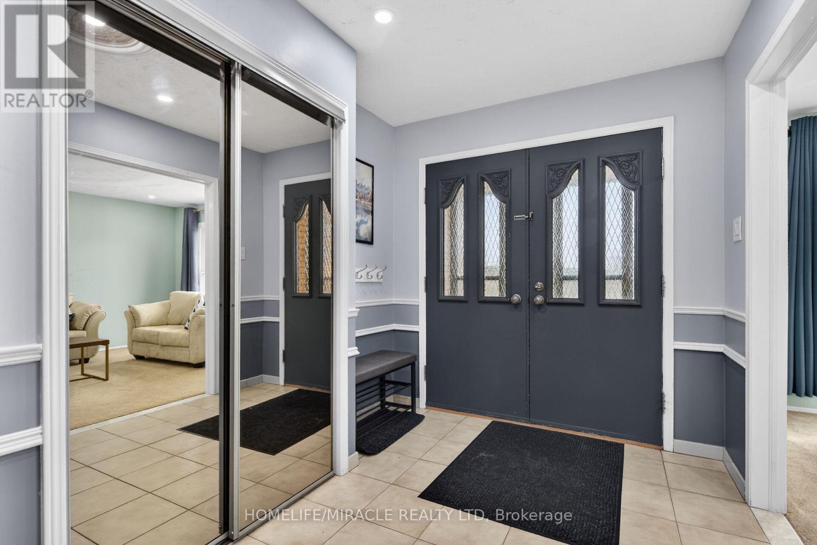 34 CAPRI CRESCENT - 14