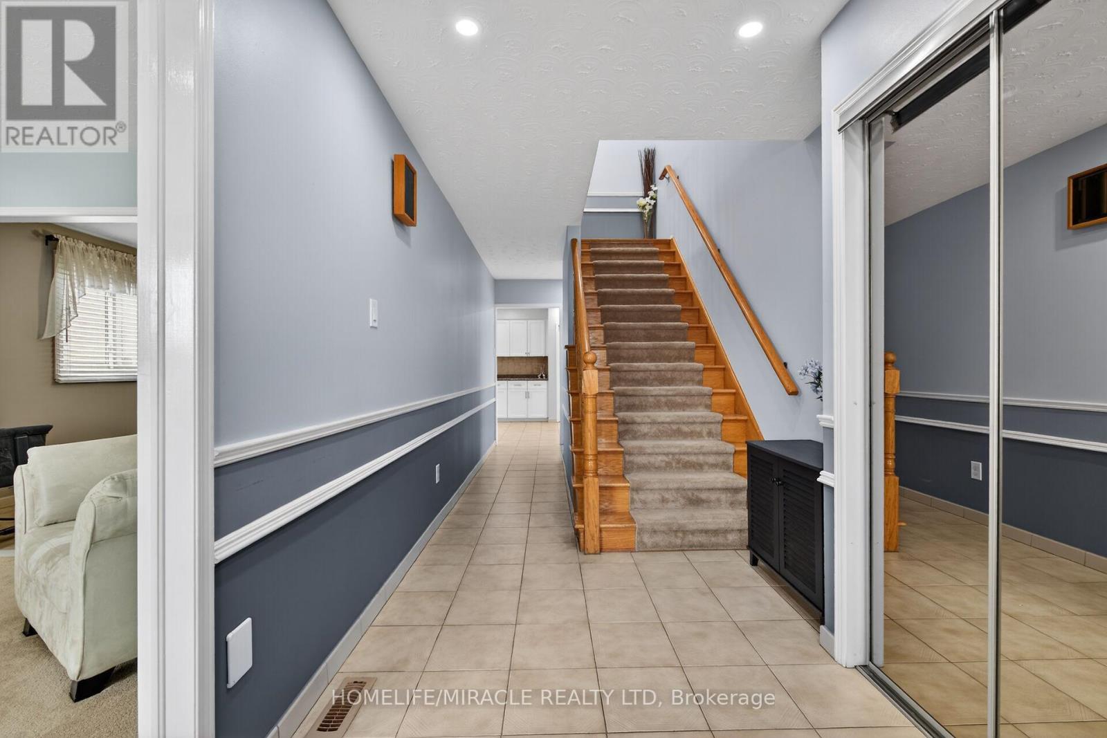 34 CAPRI CRESCENT - 15