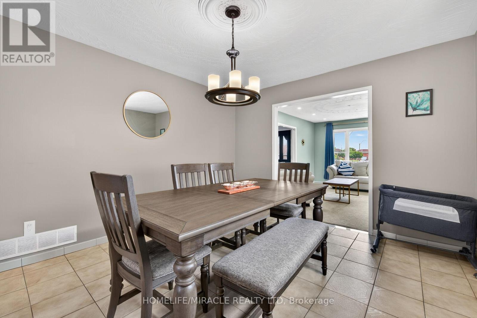 34 CAPRI CRESCENT - 20