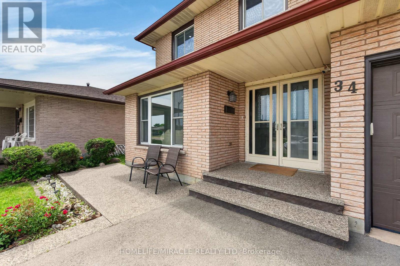 34 CAPRI CRESCENT - 3