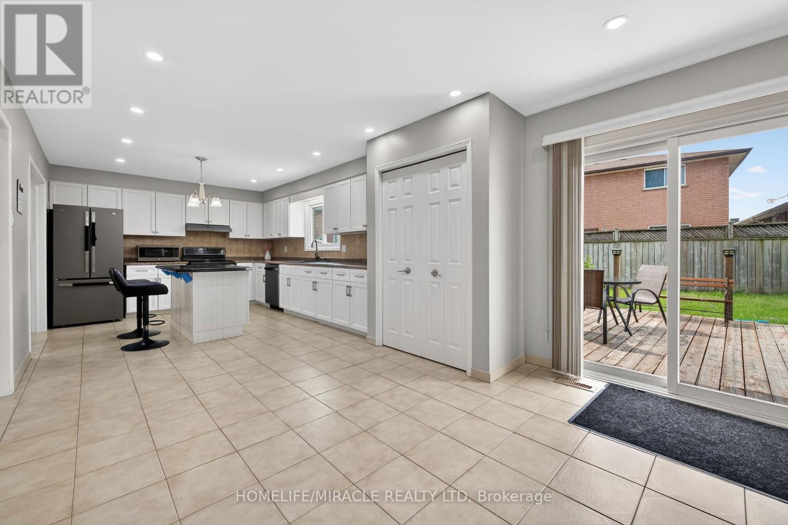 34 CAPRI CRESCENT - 5