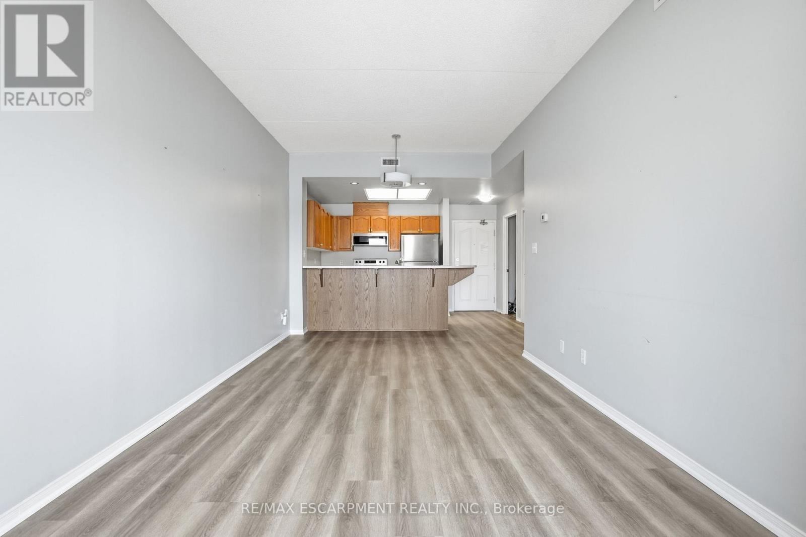 #202 210 MAIN STREET E - 11
