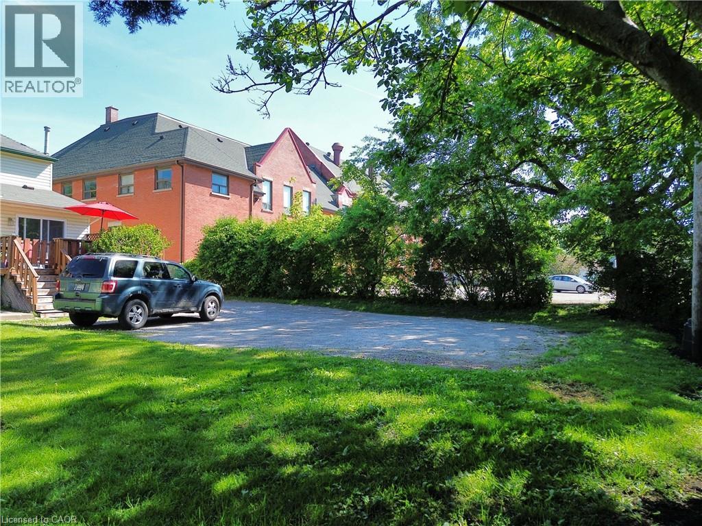 100 - 102 STANLEY Street - 47