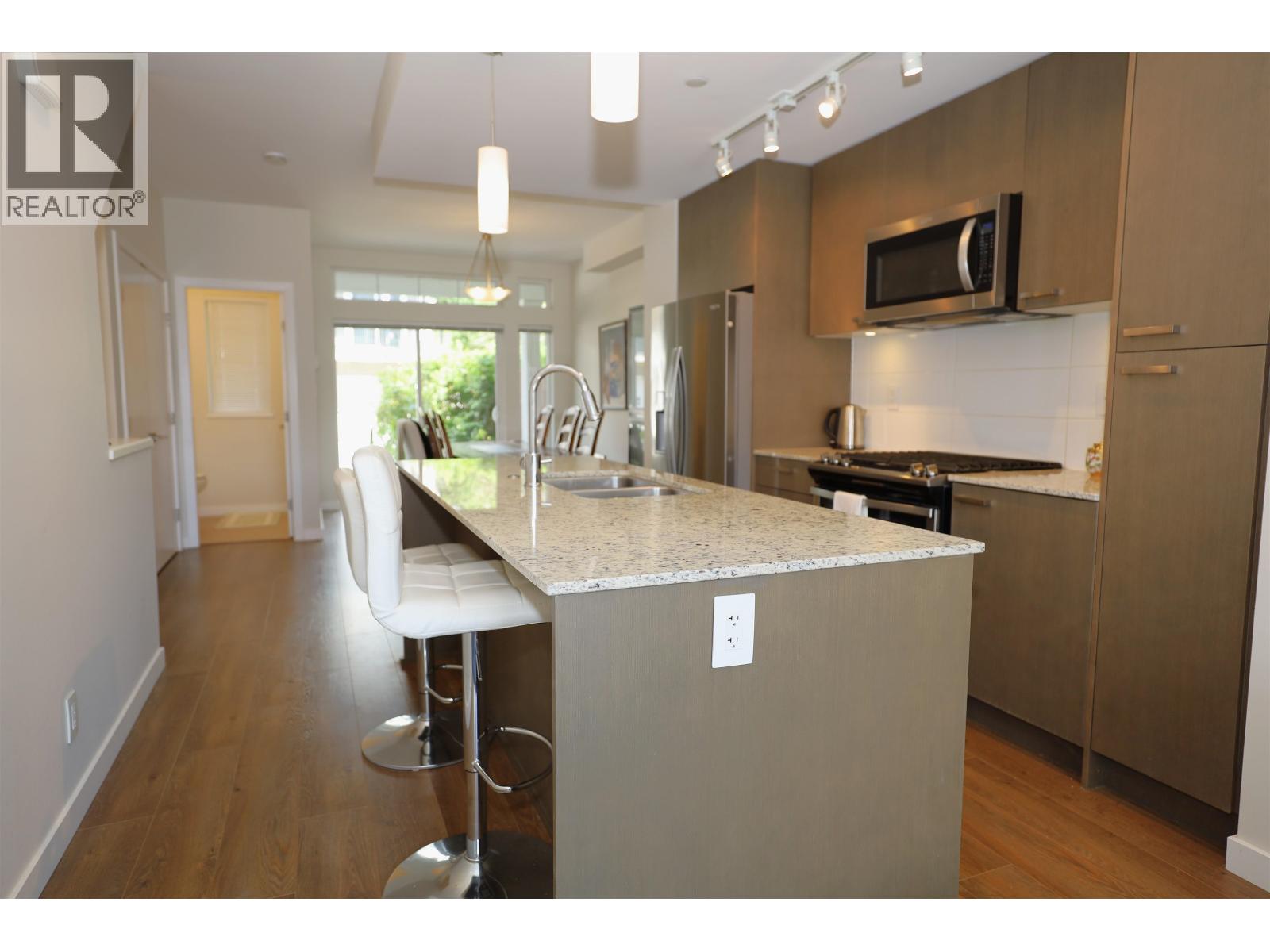 5956 BEACHGATE LANE, Sechelt