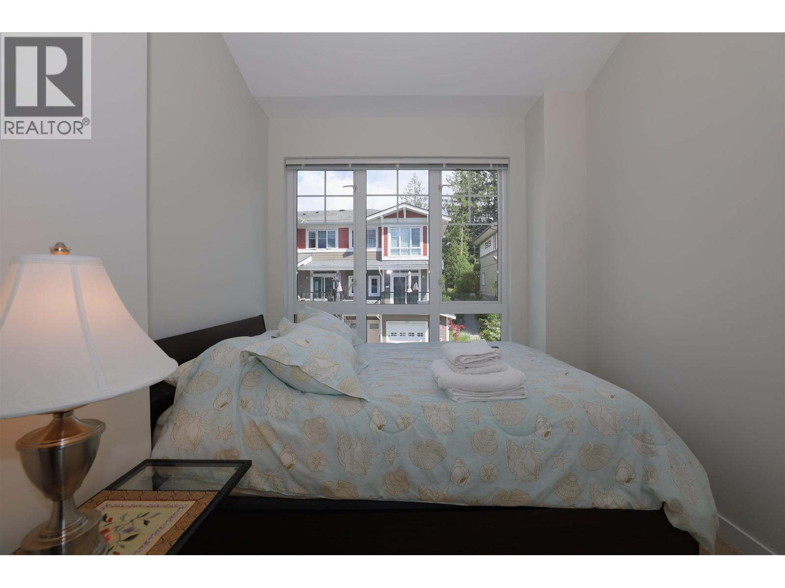5956 BEACHGATE LANE, Sechelt