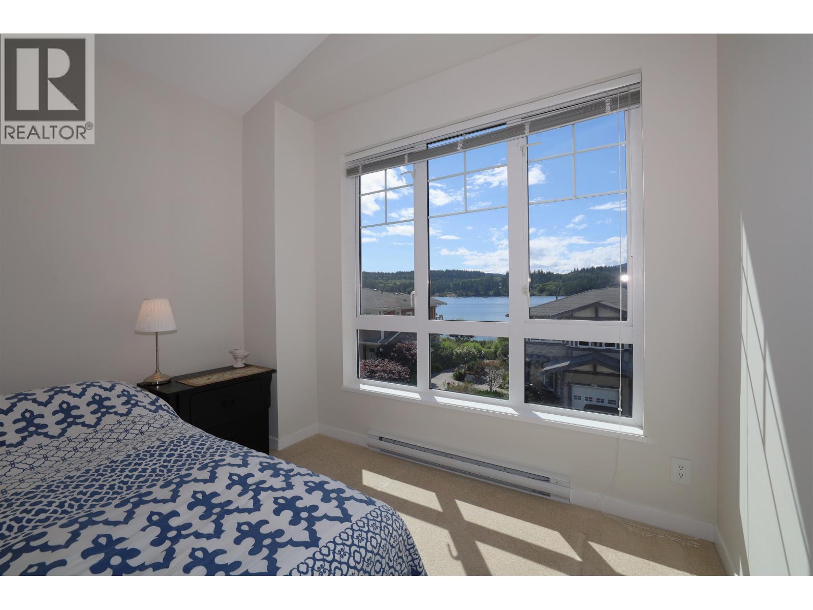 5956 BEACHGATE LANE, Sechelt