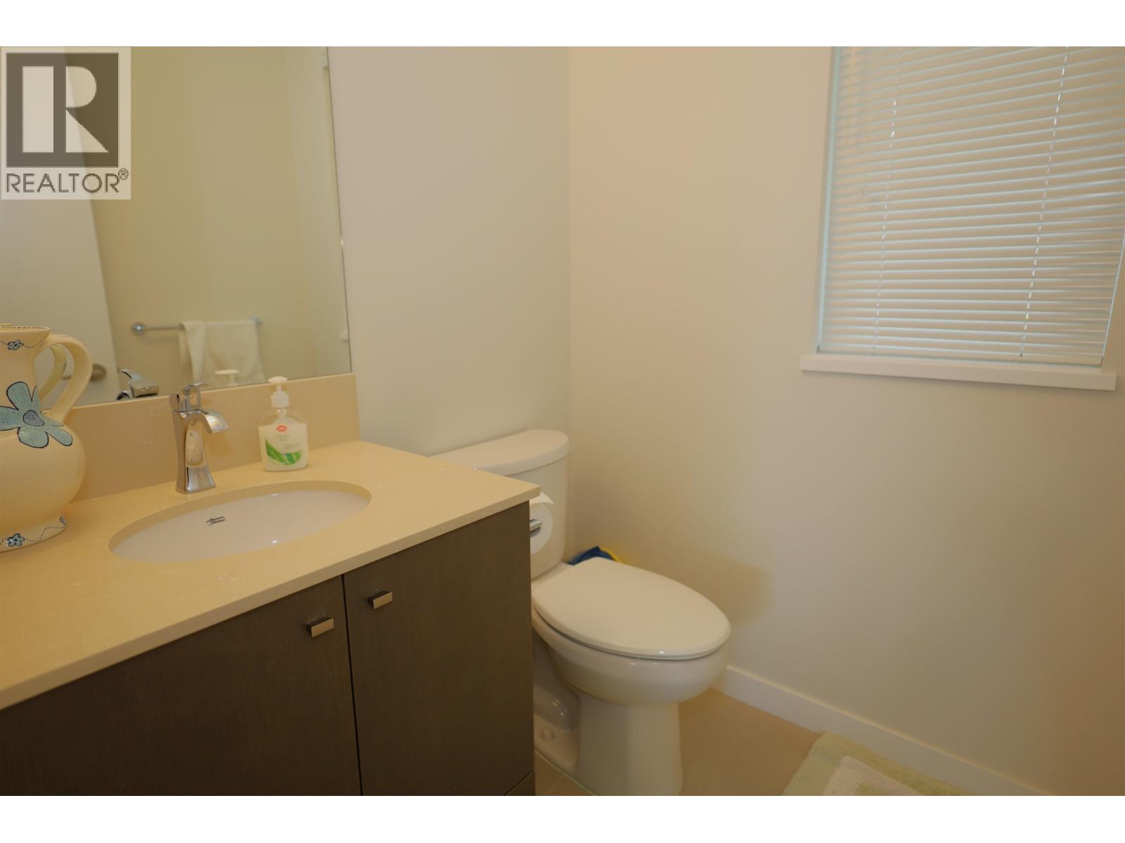 5956 BEACHGATE LANE, Sechelt