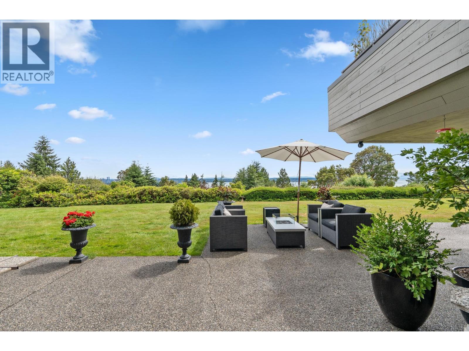 47 2202 FOLKESTONE WAY, West Vancouver