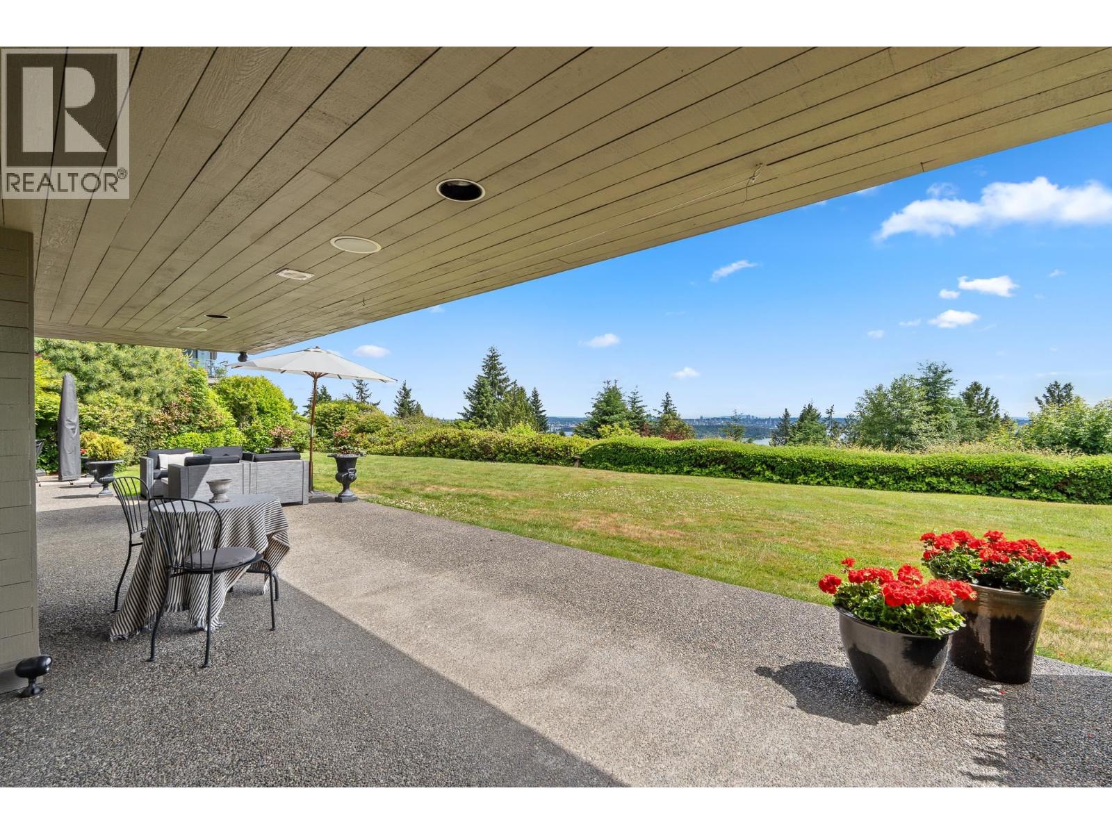 47 2202 FOLKESTONE WAY, West Vancouver