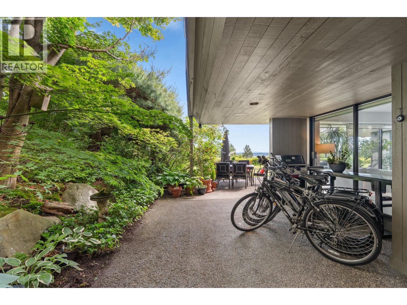47 2202 FOLKESTONE WAY, West Vancouver