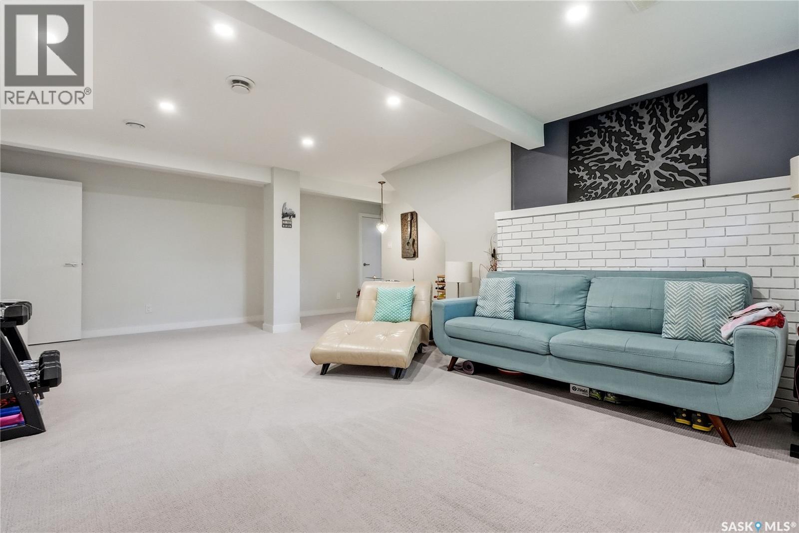 120 Rupert DRIVE — photo 41