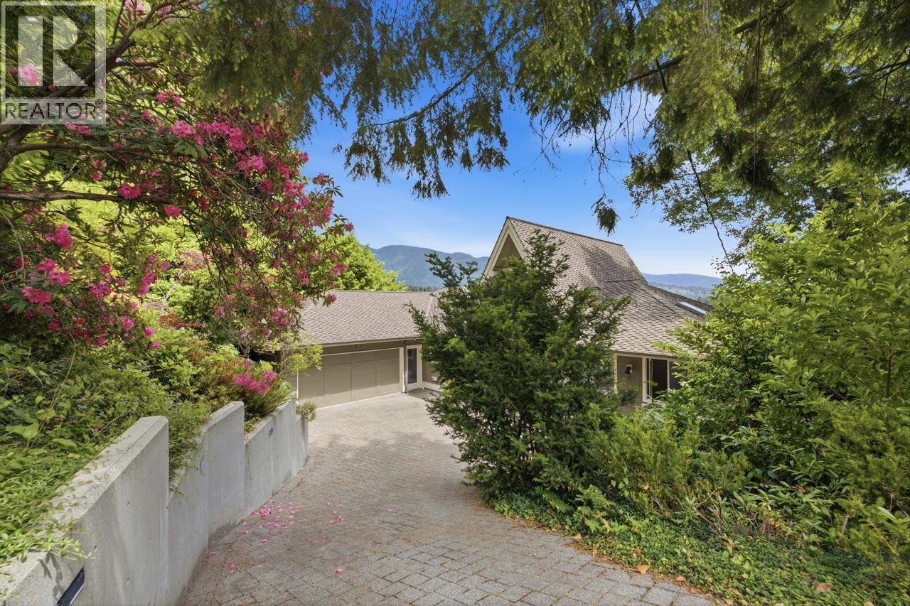 820 YOUNETTE DRIVE, West Vancouver