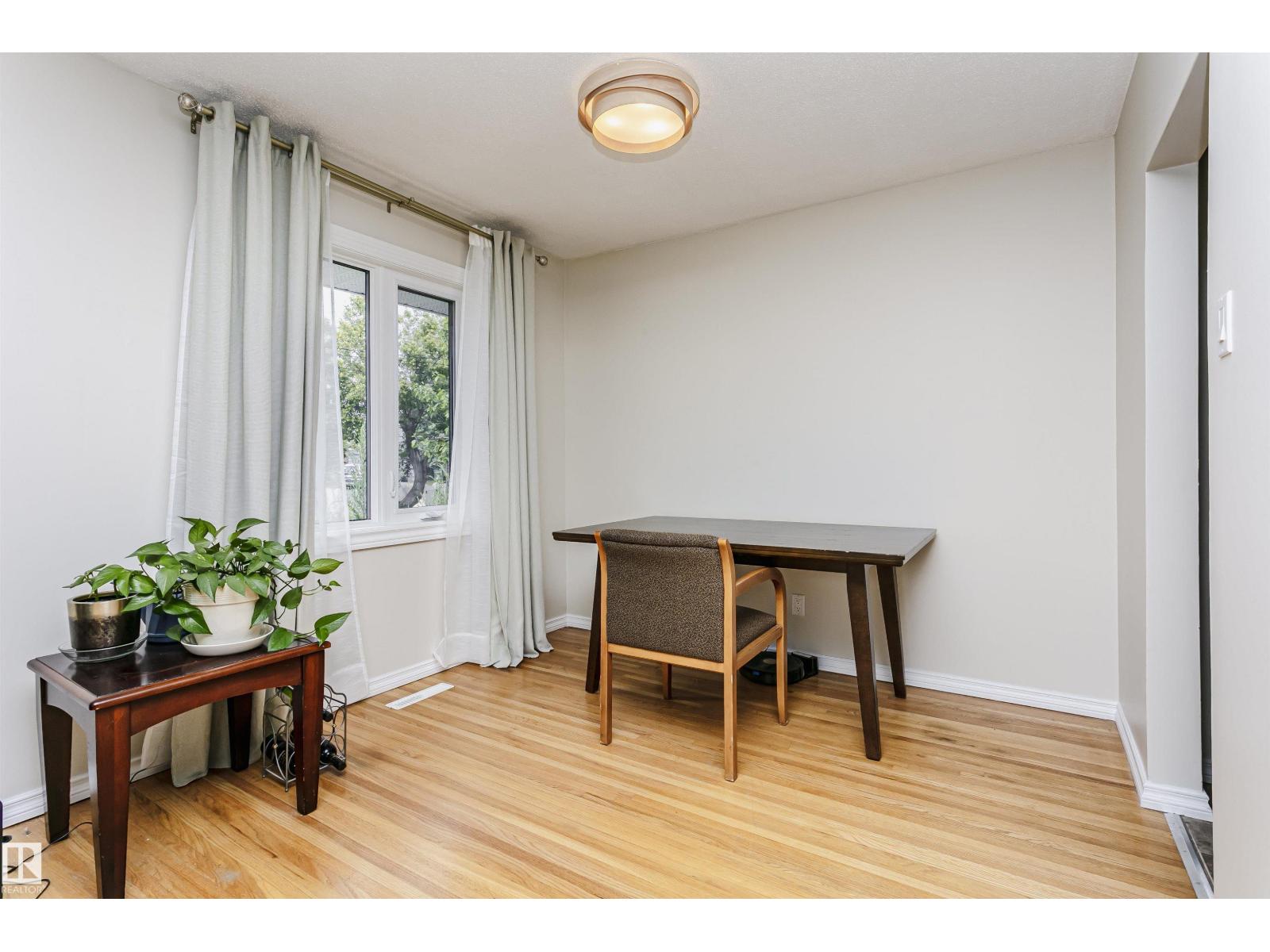 8628 64 AV NW — photo 12