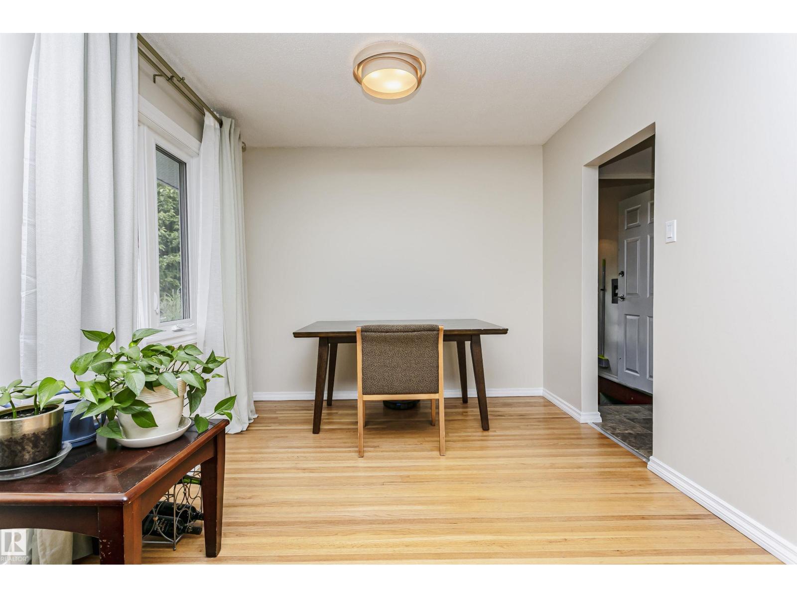 8628 64 AV NW — photo 13