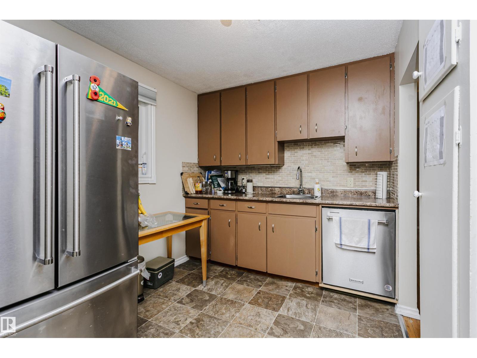 8628 64 AV NW — photo 15