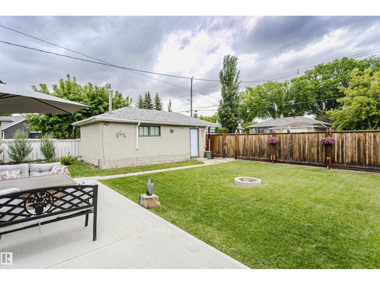 8628 64 AV NW — photo 31